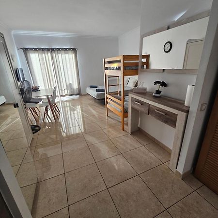 Everything You Need. All Right Here. Apartment Адехе Екстериор снимка