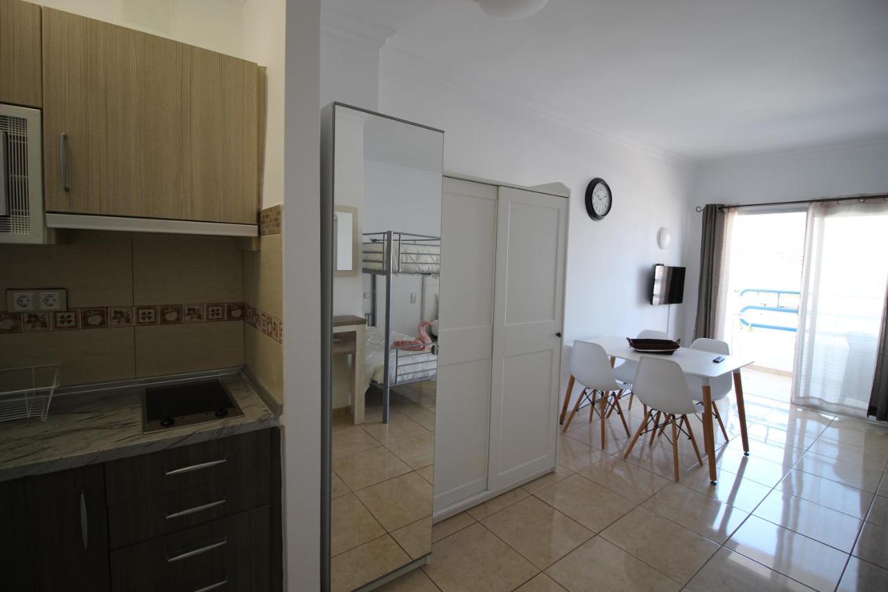 Everything You Need. All Right Here. Apartment Адехе Екстериор снимка