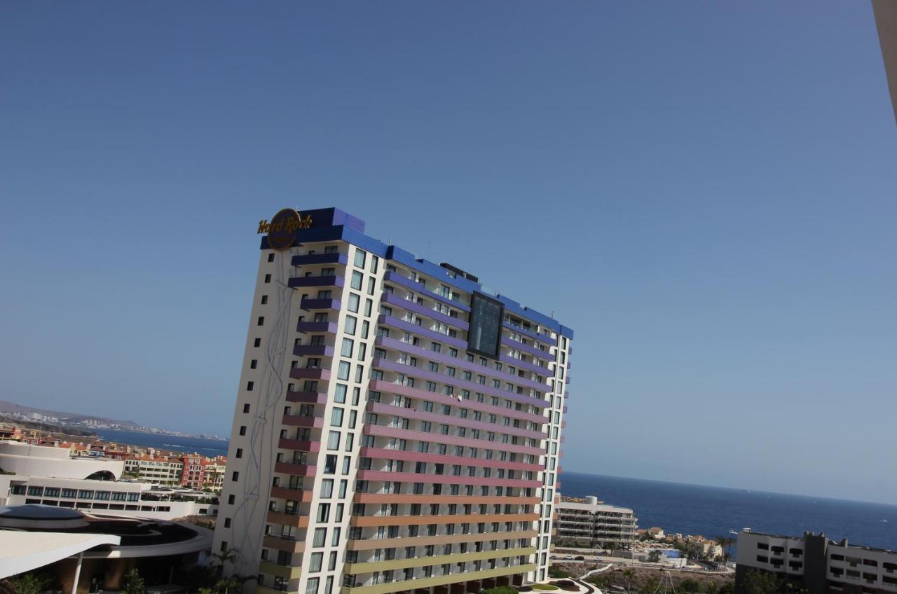 Everything You Need. All Right Here. Apartment Адехе Екстериор снимка