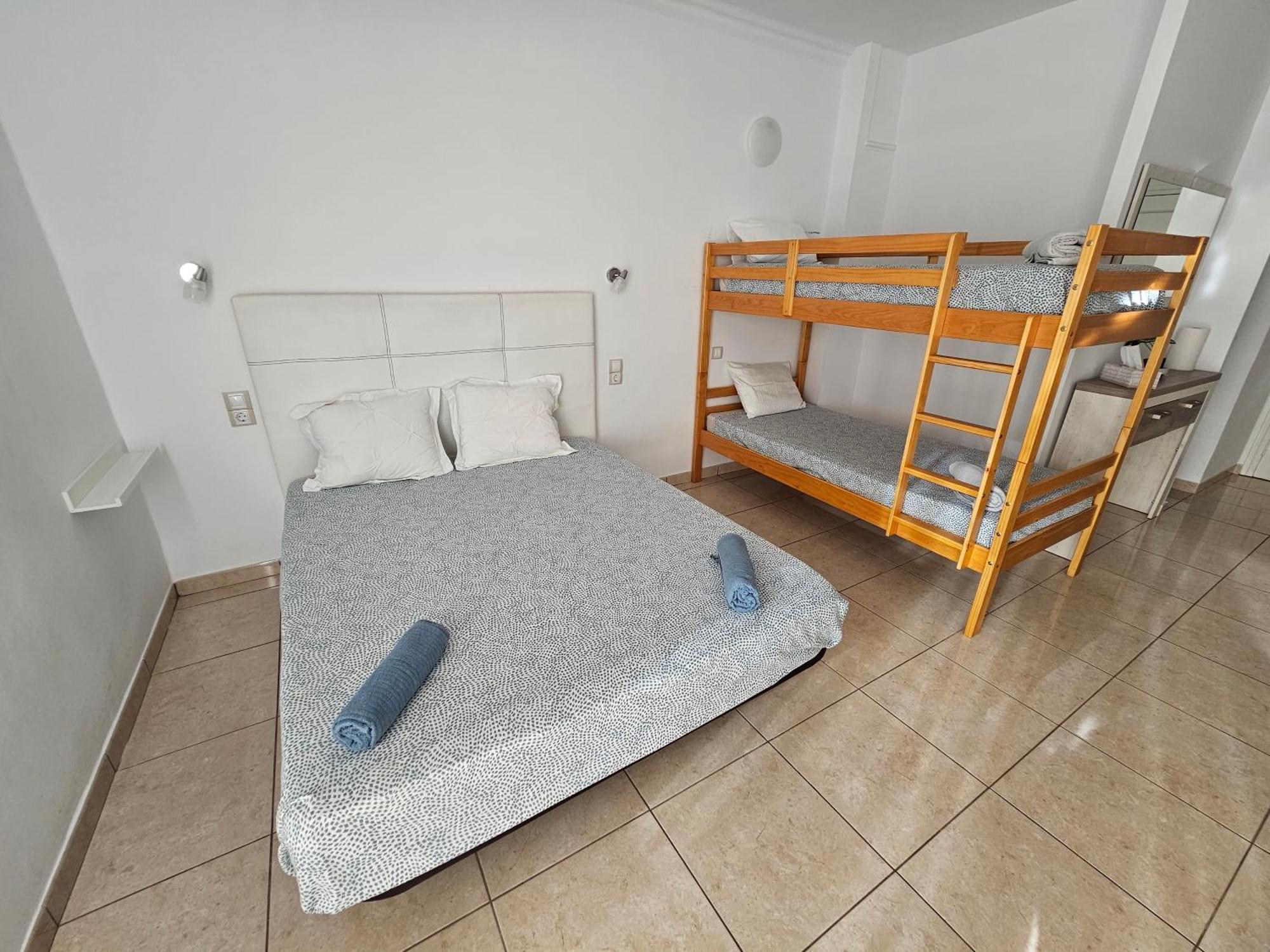 Everything You Need. All Right Here. Apartment Адехе Екстериор снимка